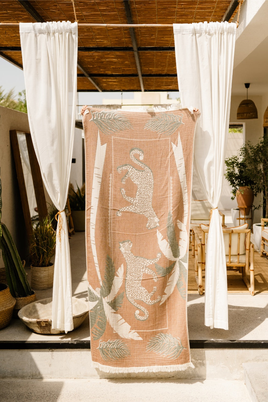 COTTON BEACH TOWEL- SAVANNAH ENCOUNTER