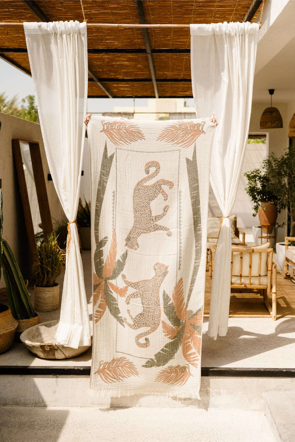 COTTON BEACH TOWEL- SAVANNAH ENCOUNTER